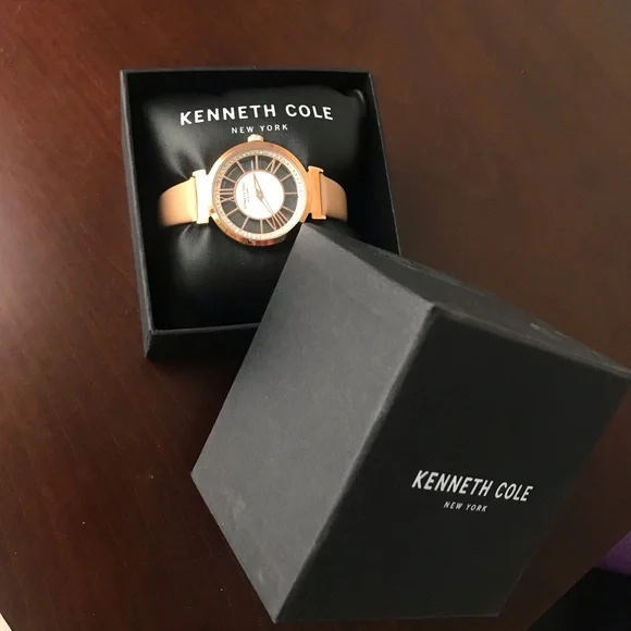 Kenneth Cole watch - Picture 3 of 3